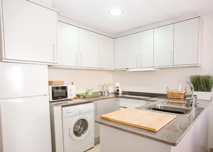 Laura Modern, Sunny In Quiet Area *