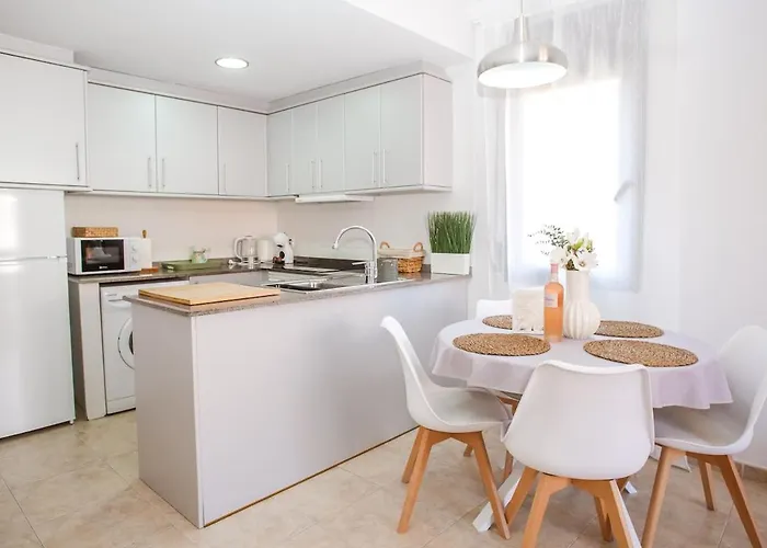 Laura Modern, Sunny In Quiet Area * Льорет-де-Мар