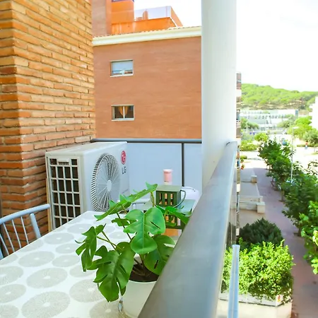 Laura Modern, Sunny In Quiet Area Appartamento