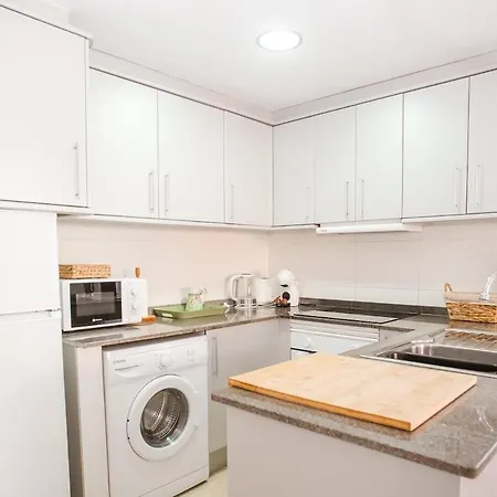 Laura Modern, Sunny In Quiet Area *