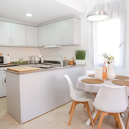 Laura Modern, Sunny In Quiet Area * Lloret de Mar