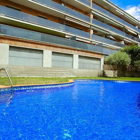 Laura Modern, Sunny In Quiet Area