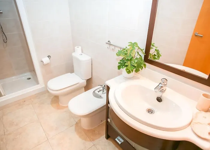 Laura Modern, Sunny In Quiet Area * Lloret de Mar